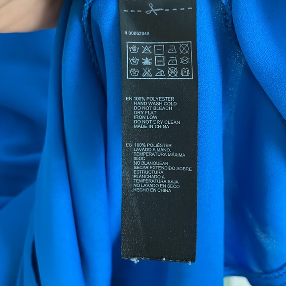 Blue Polyester Spaghetti Strap H-back Shell Top. Size Small. - Picture 5 of 5